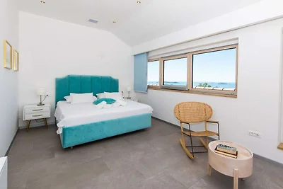Villa Art Gallery - Six Bedroom Villa with Te...
