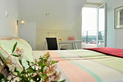 Ferienwohnung in Milna mit Schwimmbecken