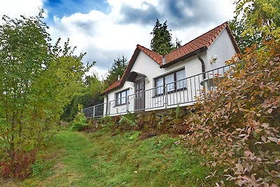 Incantevole bungalow con giardino a Tabarz