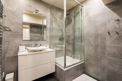 Gerהumiges Apartment mit 2 Zimmern