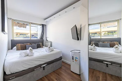 Appartement met terras en uitzicht op zee, op...