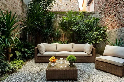 Penthouse-Apartment mit privatem Garten