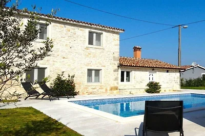Ferienhaus in Visnjan mit Schwimmbecken