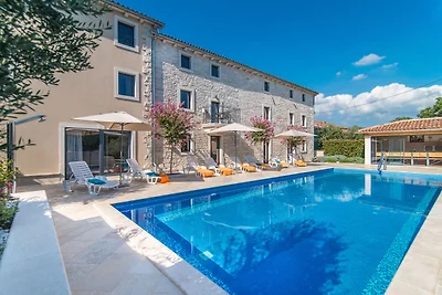 Villa confortevole per 20 persone con piscina...