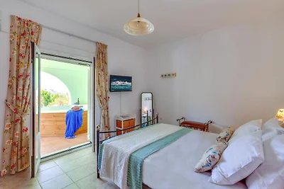 Incredibile cottage a Kavallos vicino al lago