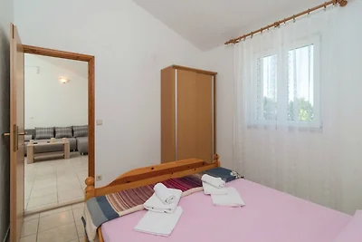 Holiday Home Blossom - Four Bedroom Holiday H...