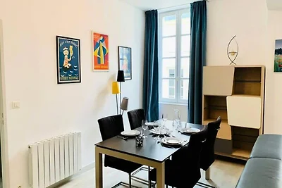 Le Grand Cloutiers, Stadscentrum, LR135