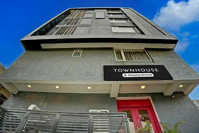 Super Townhouse Ulsoor