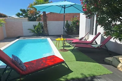 Vakantiehuis in Vias met zwembad