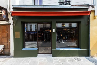 Vertraulicher Raum 4, nur einen Steinwurf vom...