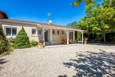 Modernes Ferienhaus mit Pool