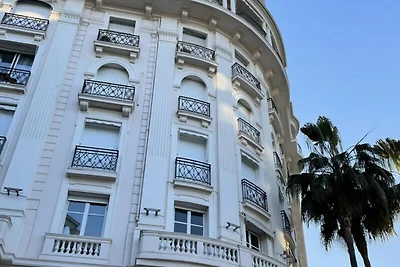 ROH234 / Studio PALAIS MIRAMAR