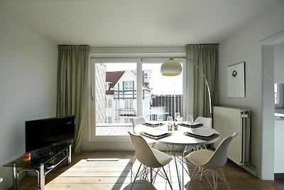 Stylish apartment right on the beach