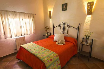Schönes Ferienhaus in Laroya mit...