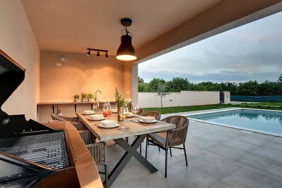 Moderne Villa mit Schwimmbad