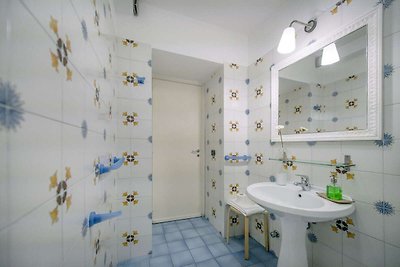 Urbane apartment in the centre of Procida wit...