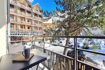 Berghaus mit Balkon und Skizugang