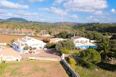 Villa in Menorca mit privatem Pool und Garten