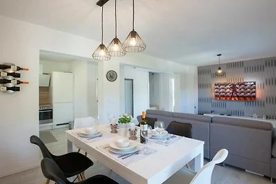 Villa in Krvavica mit Barbecue und Wifi