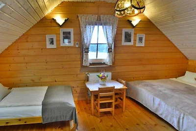 Ferienhaus am See, privater Garten, Oswino