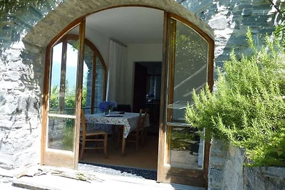 Ferienhaus in Caviano mit Schwimmbecken
