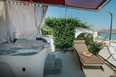 Lussuosa casa vacanze ad Arbanija con vasca...