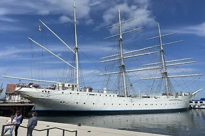 Hausboot in Stralsund mit Schwimmbecken
