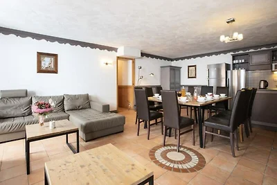 8-Zimmer-Wohnung für 14 Personen