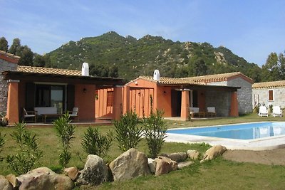 Bungalows met privézwembad, aan de Costa Rei