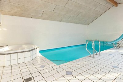 Idyllisches Ferienhaus mit Swimmingpool in Ve...