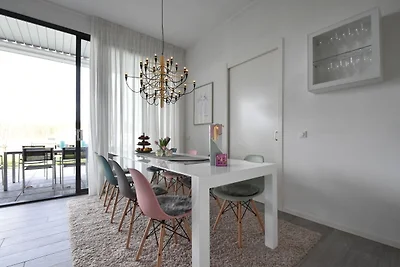 Moderne Villa mit Garten in Harderwijk
