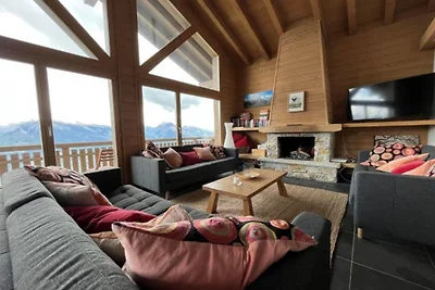 Schönes Chalet mit Aussicht vom Balkon