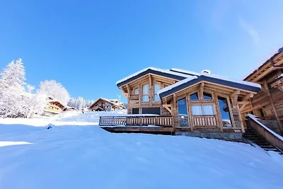 Chalet in Les Gets mit Pisten- und Seeblick