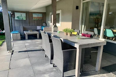 Bungalow in Sint Maartenszee mit Veranda