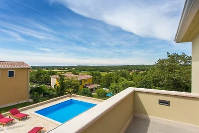 Villa in Montižana mit Schwimmbecken