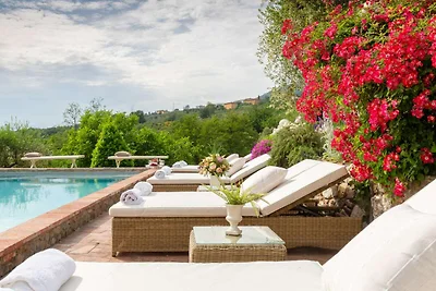 Casale in stile toscano a Capannori