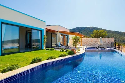 Villa in Kalkan mit Schwimmbecken