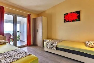 Beachfront Sunset Apartments Sutomore - Studi...