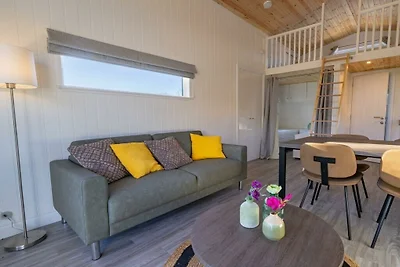 Ferienhaus in Bovenkarspel mit Terrasse