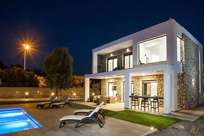 Luxuriöse Villa mit privatem Pool.