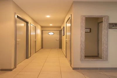 Appartement met terras en zijdelings zeezicht