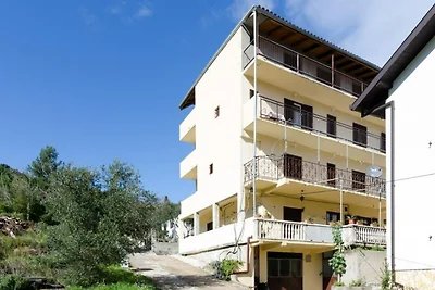 Apartment in Zuljana f�r 2 Personen