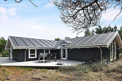 Schönes Ferienhaus in Ålbæk mit Terrasse