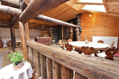 Bauernhaus mit Blick über das Tal