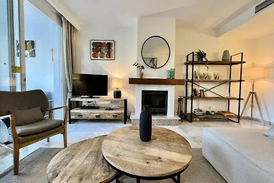 Haus in Estepona mit Zugang zum Strand