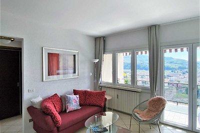 Appartement in Luino met gedeeld zwembad