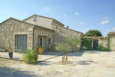Villa mit privatem Pool in der Nähe von Nîmes