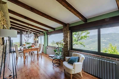 Villa a Pescia con vista sui vigneti