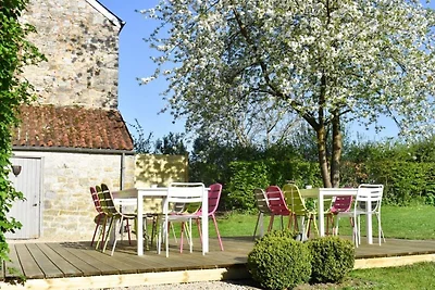 Stenen bungalow in Gerin met een terras