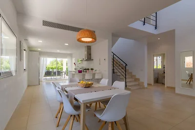 Moderne Villa mit Pool in Alcudia